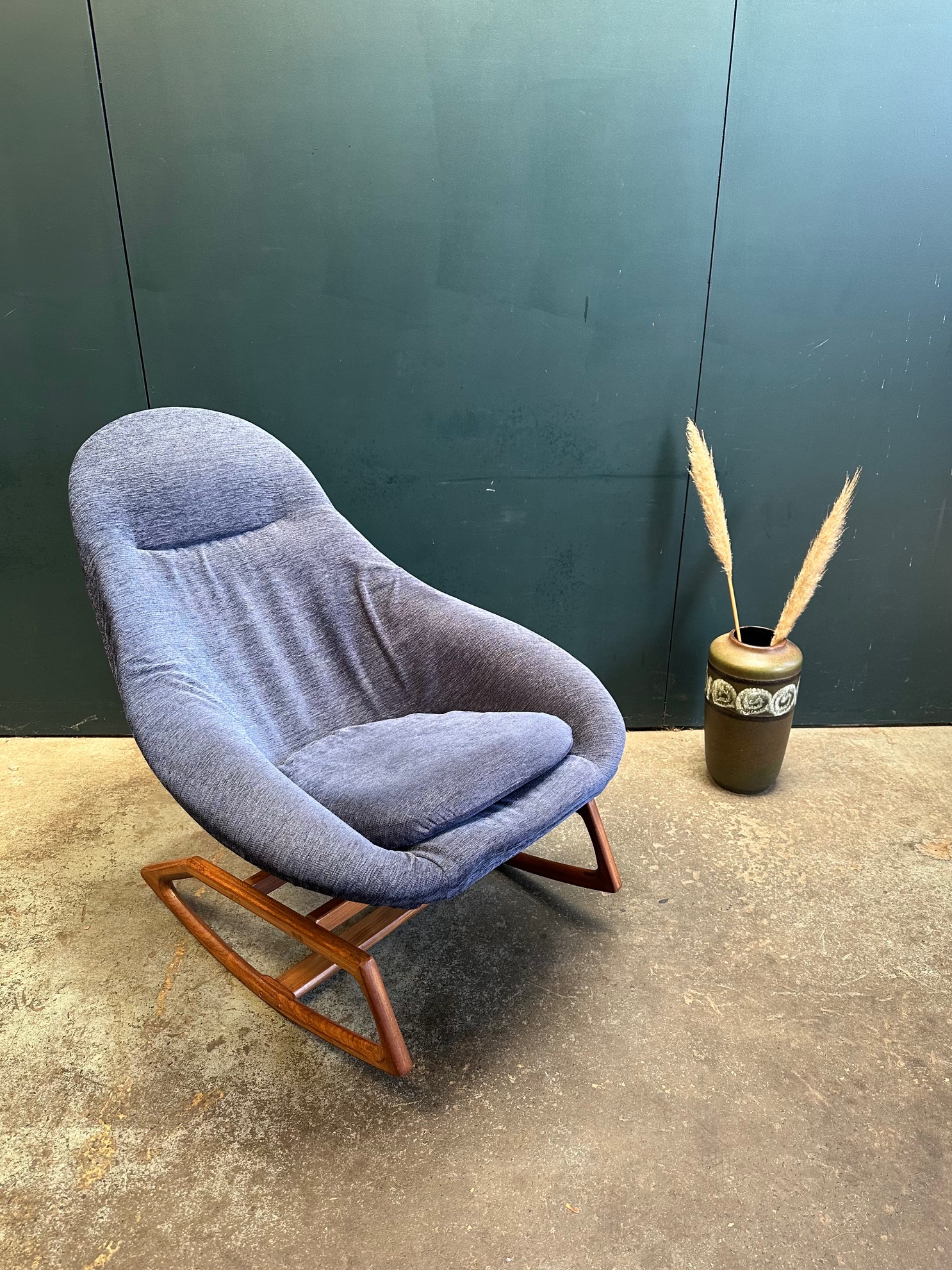 Lurashell Gemini Rocking Chair - Image 2