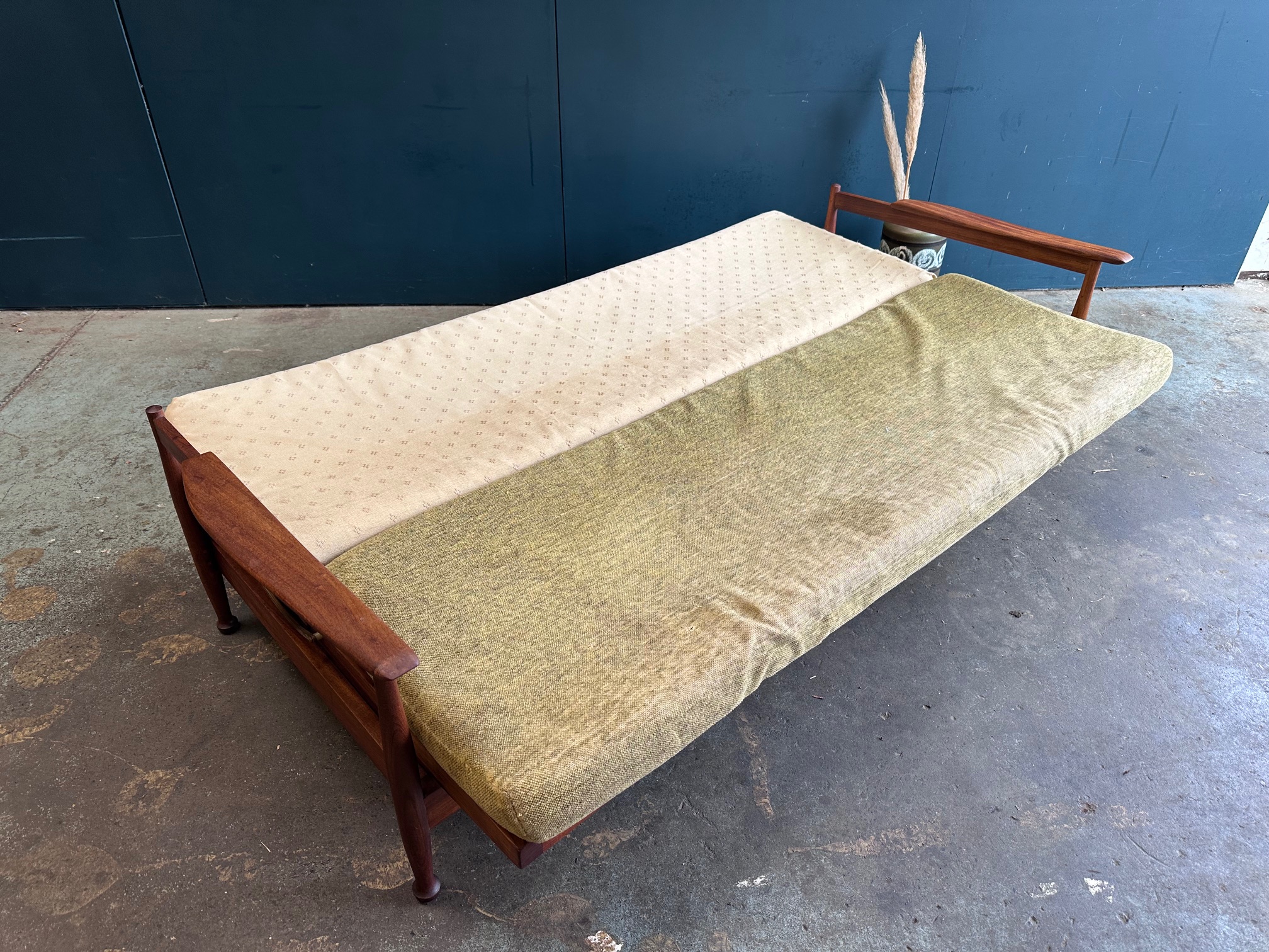 Guy Rogers Sofa Bed for Reupholstery - Image 7
