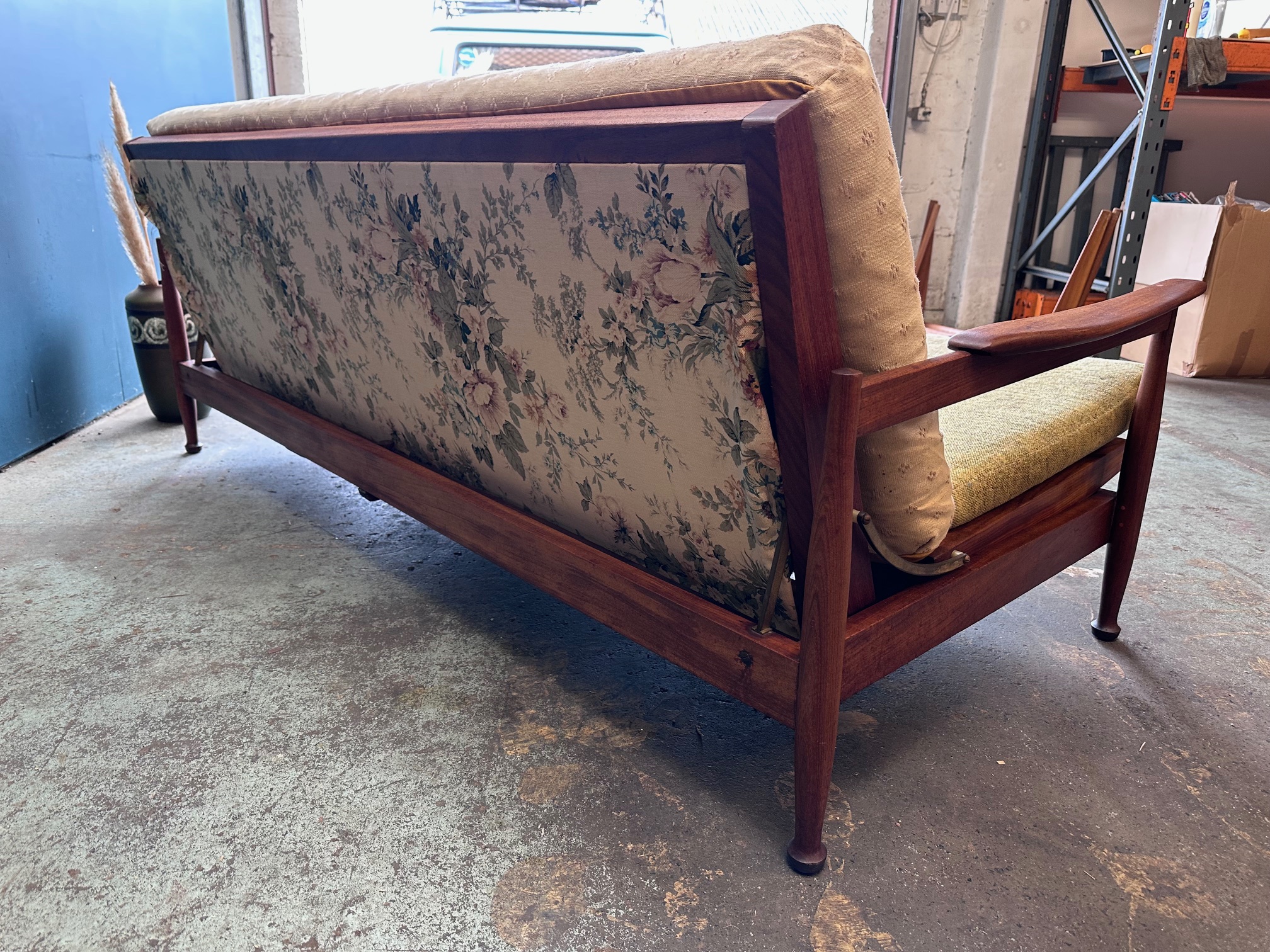 Guy Rogers Sofa Bed for Reupholstery - Image 8