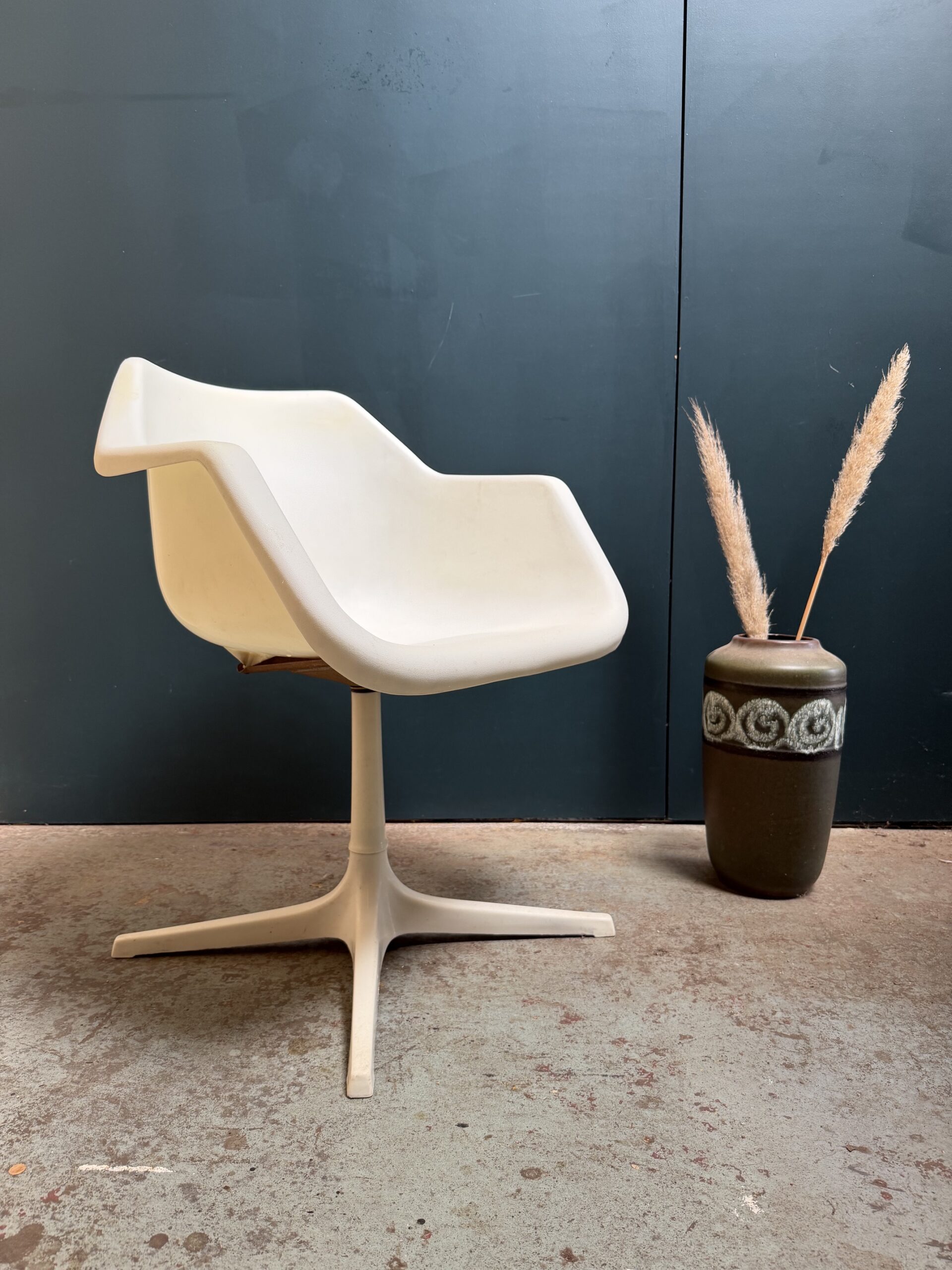 Robin Day Polyprop Swivel Desk Chair