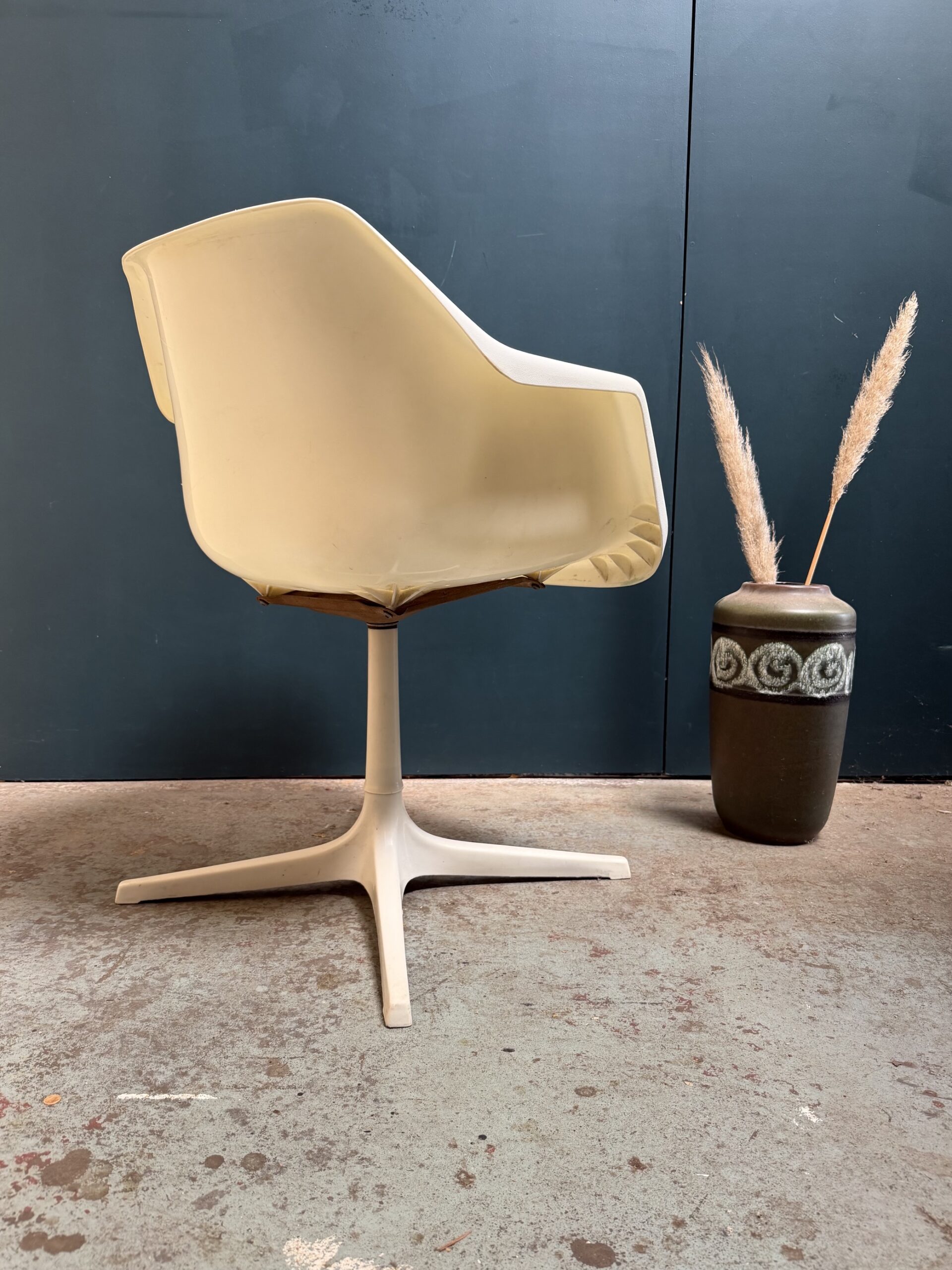 Robin Day Polyprop Swivel Desk Chair - Image 5