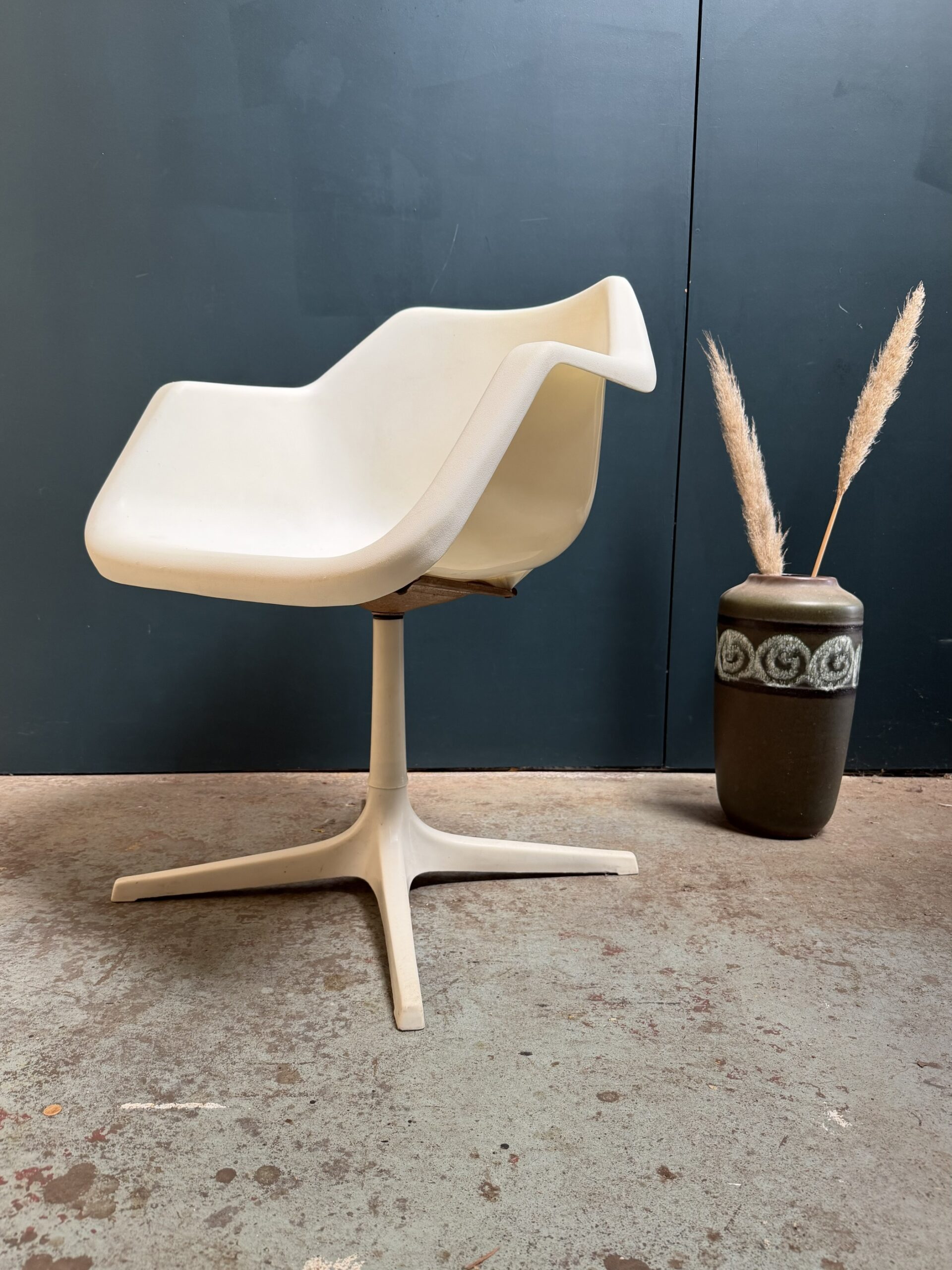 Robin Day Polyprop Swivel Desk Chair - Image 3