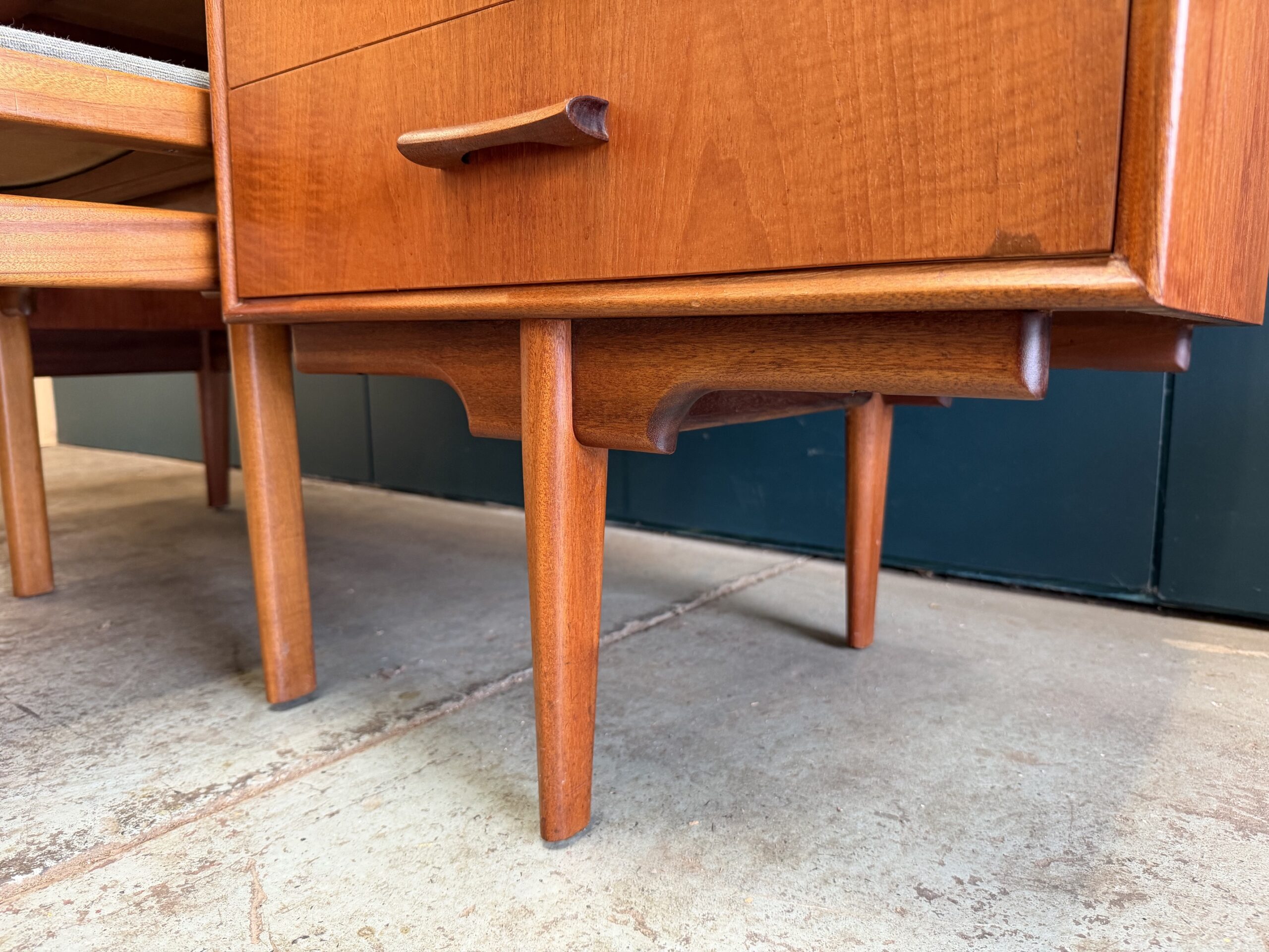 McIntosh Mid-Century Teak Dressing Table - Image 10